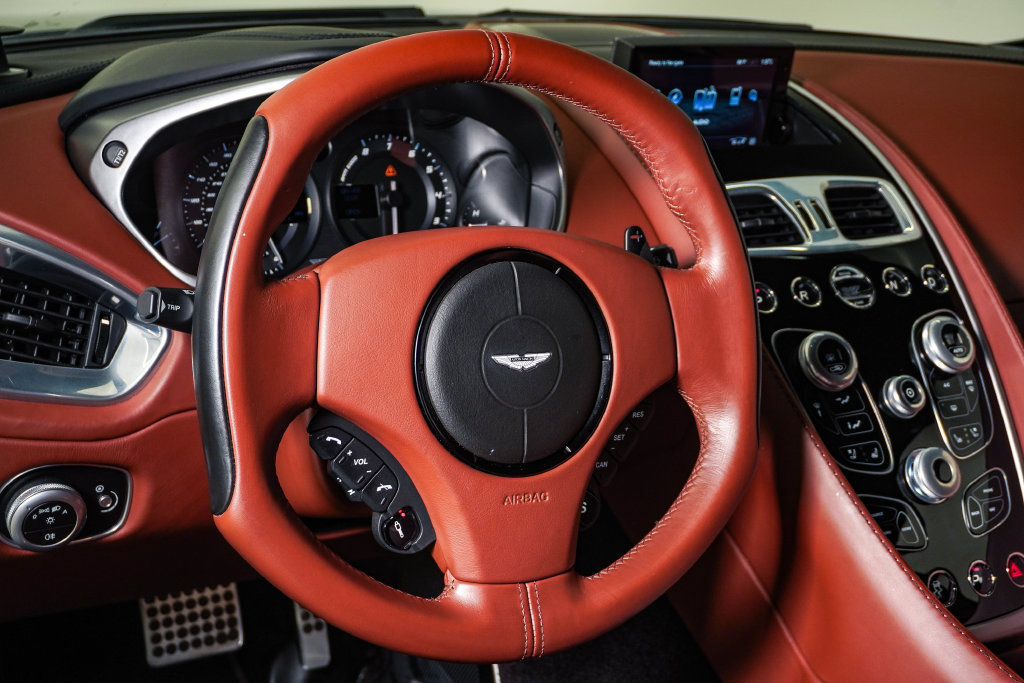 Used 2015 Aston Martin Vanquish Coupe RWD image 24