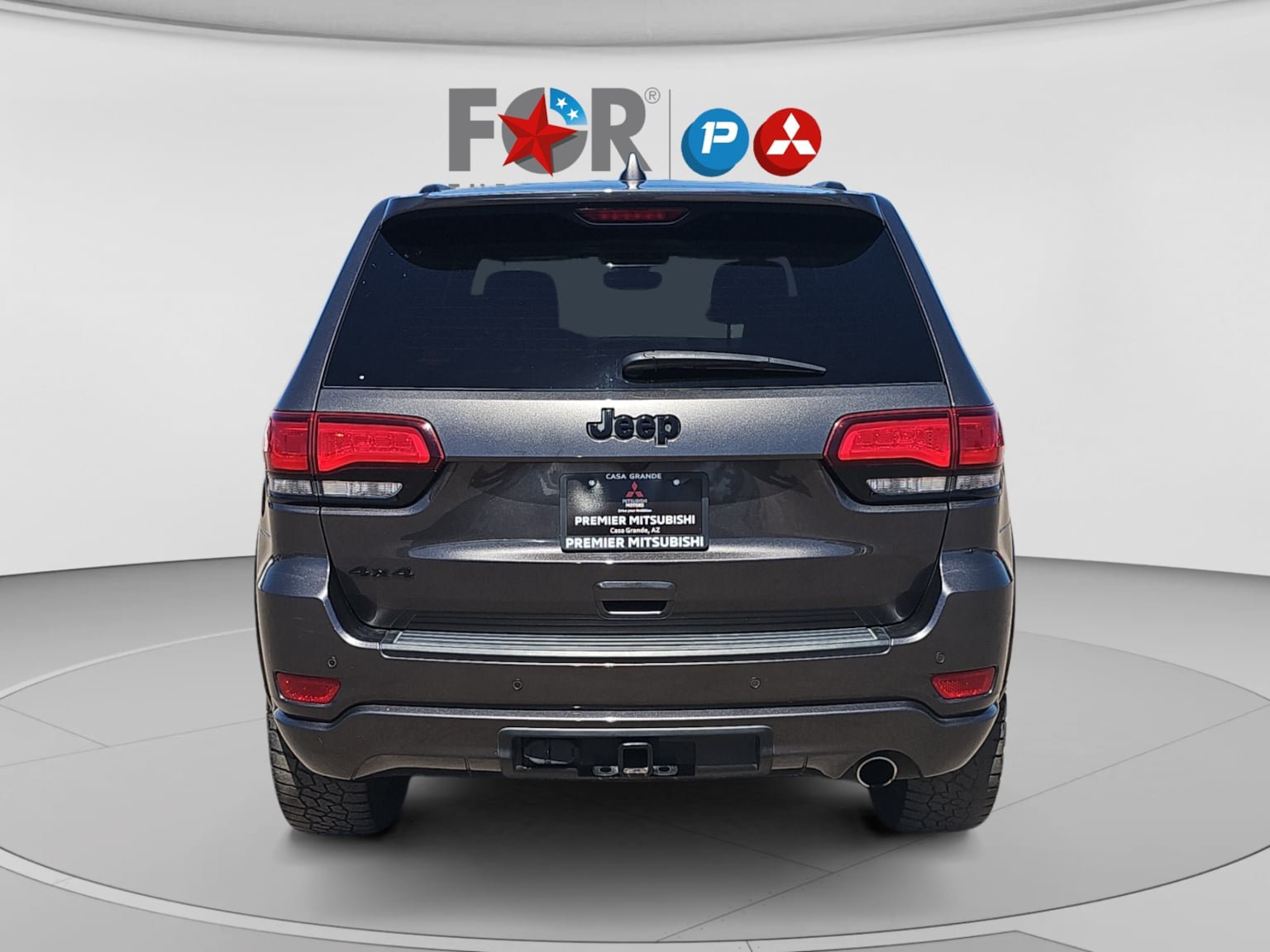 Used 2019 Jeep Grand Cherokee Altitude AWD/4WD image 4