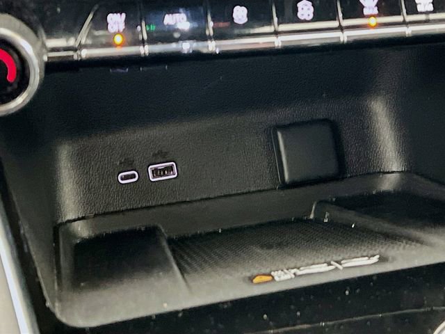 Used 2025 Chevrolet Traverse LT image 20