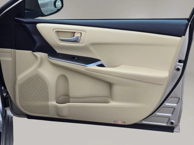 Used 2016 Toyota Camry LE FWD image 17