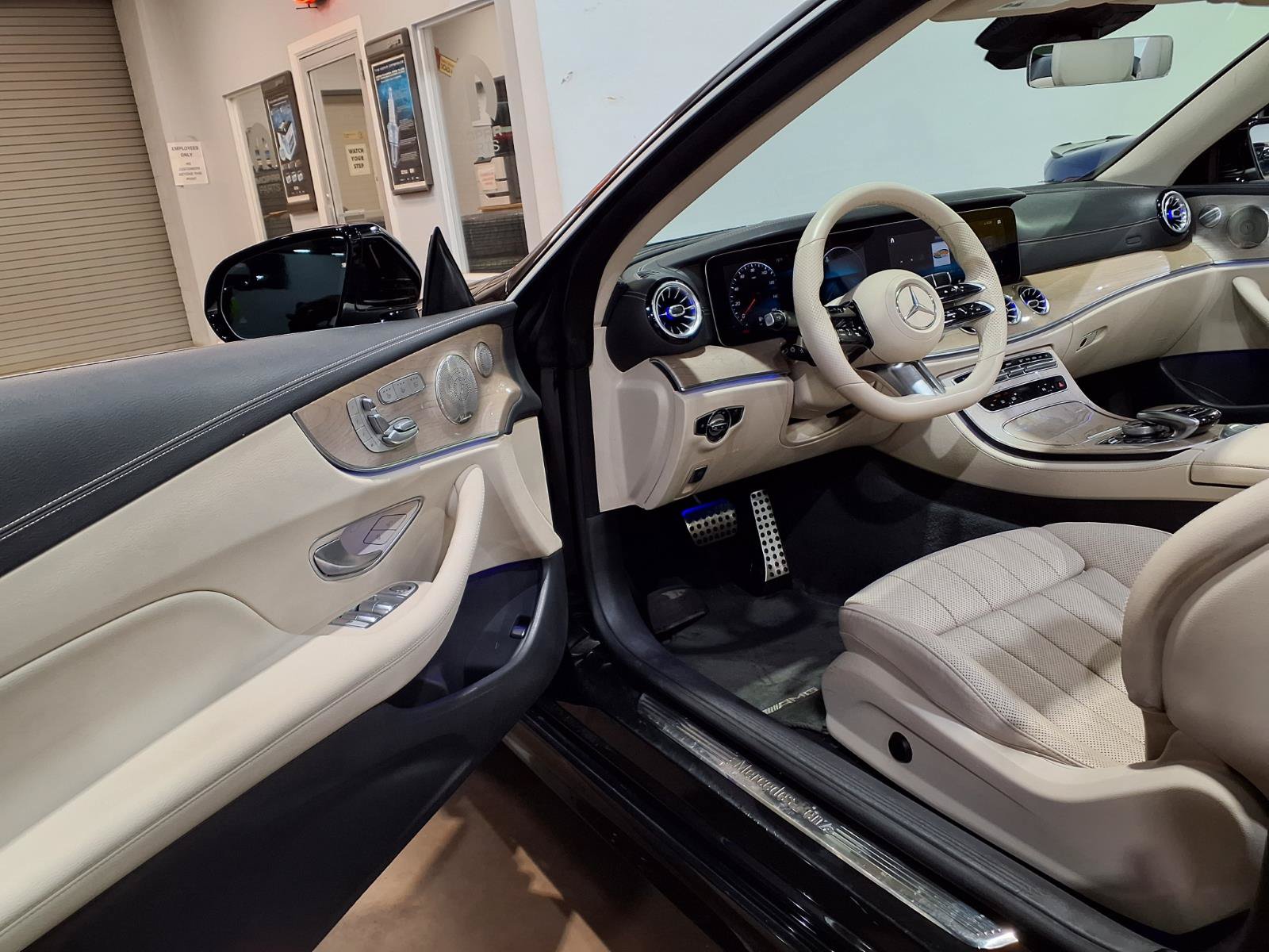 Used 2022 Mercedes-Benz E 450 4MATIC Cabriolet image 13