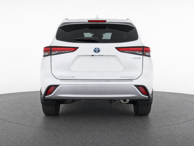 Certified 2021 Toyota Highlander Platinum AWD/4WD image 2