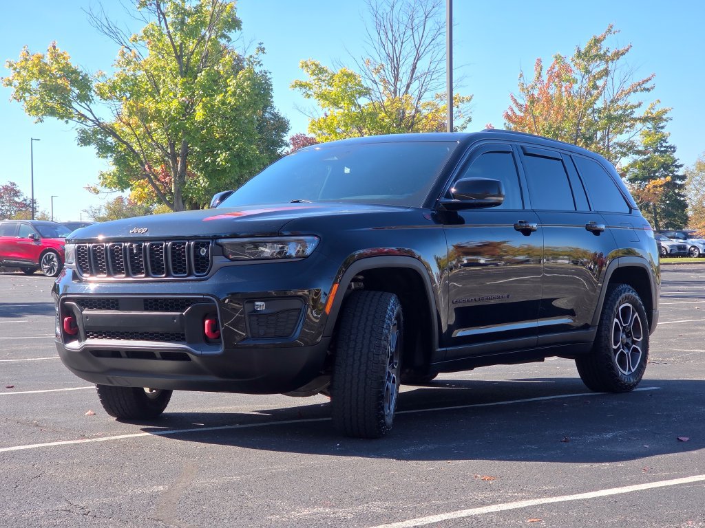 Used 2022 Jeep Grand Cherokee Trailhawk w/ ADV Protech Group II AWD/4WD image 28