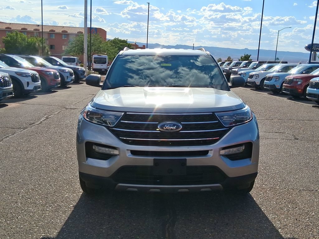 Used 2023 Ford Explorer XLT w/ Equipment Group 202A RWD image 8
