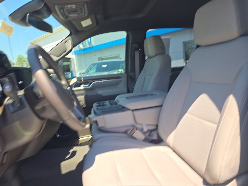 Used 2025 Chevrolet Silverado 2500 LT w/ Convenience Package AWD/4WD image 10