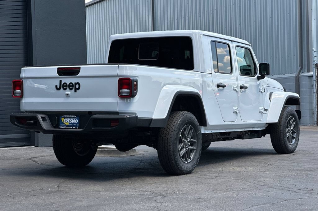 New 2026 Jeep Gladiator Sport AWD/4WD image 4