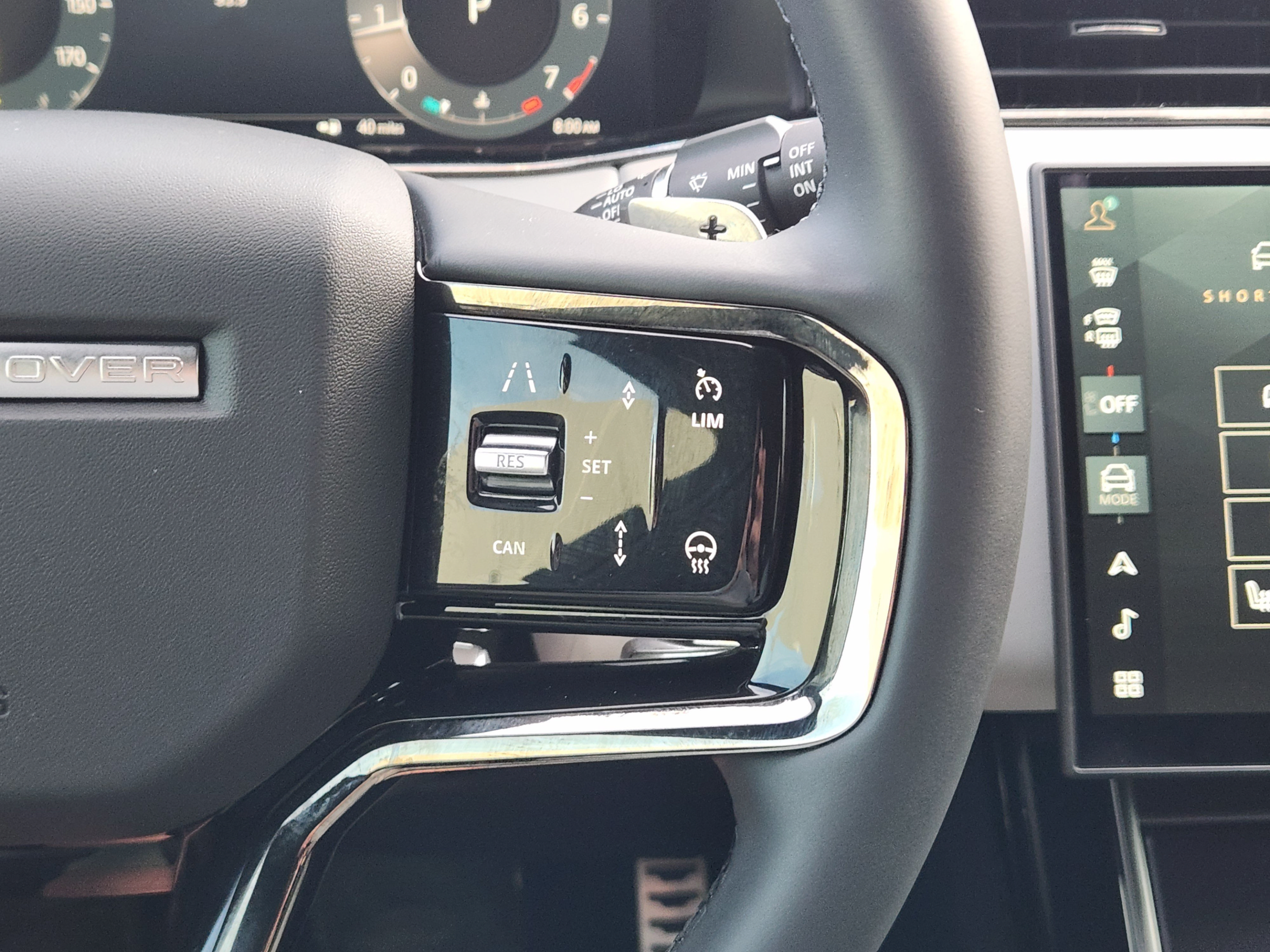 Certified 2026 Land Rover Range Rover Evoque Dynamic SE AWD/4WD image 25