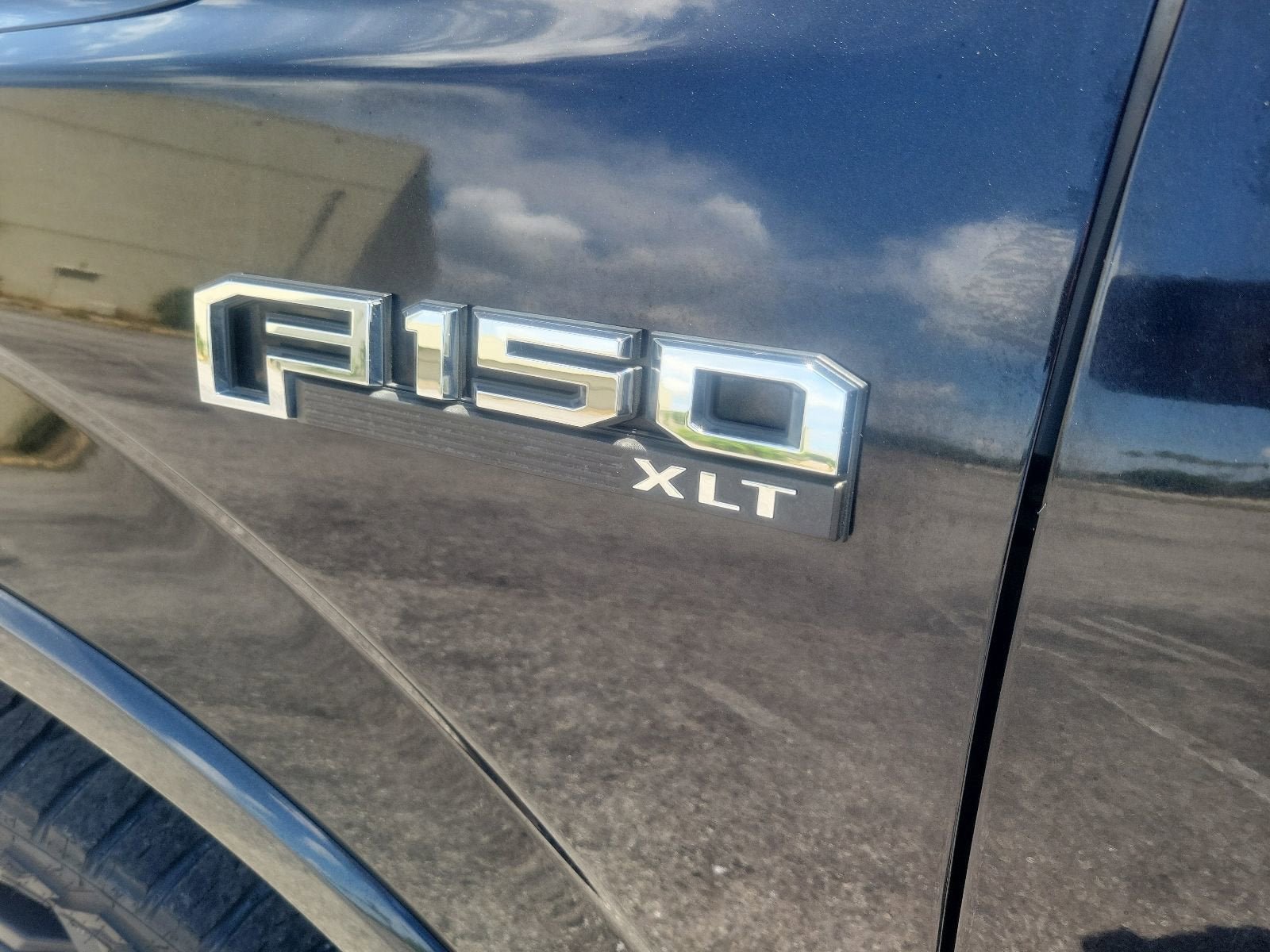 Used 2015 Ford F150 XLT w/ Equipment Group 301A Mid RWD image 11