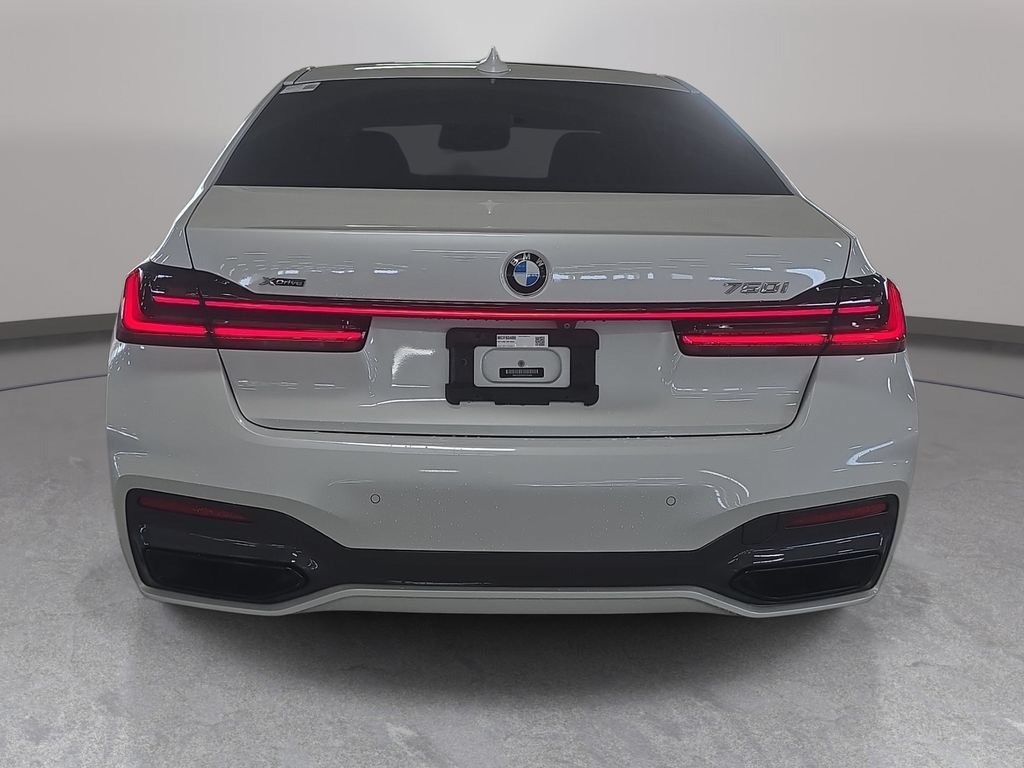 Used 2021 BMW 750i xDrive w/ Executive Package AWD/4WD image 7
