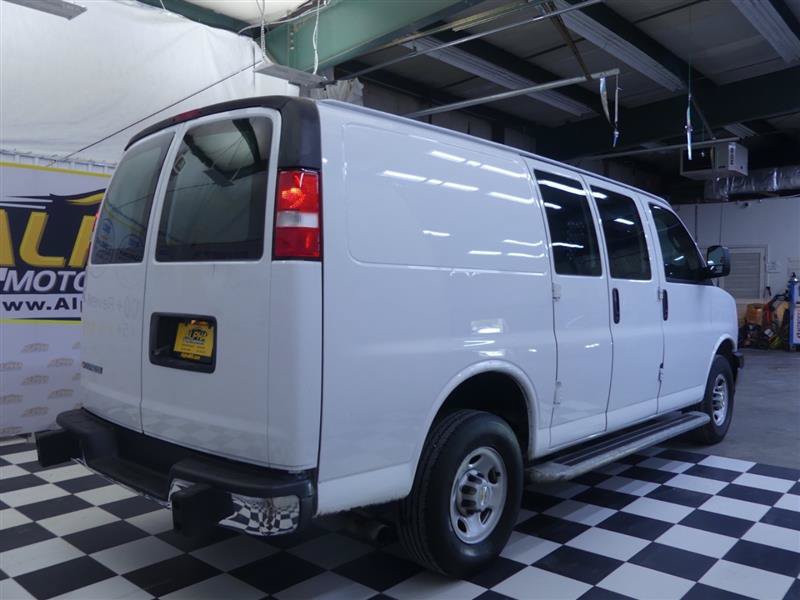 Used 2024 Chevrolet Express 2500 w/ Driver Convenience Package RWD image 8