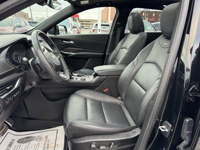 Used 2023 Cadillac XT4 Sport w/ Technology Package image 11