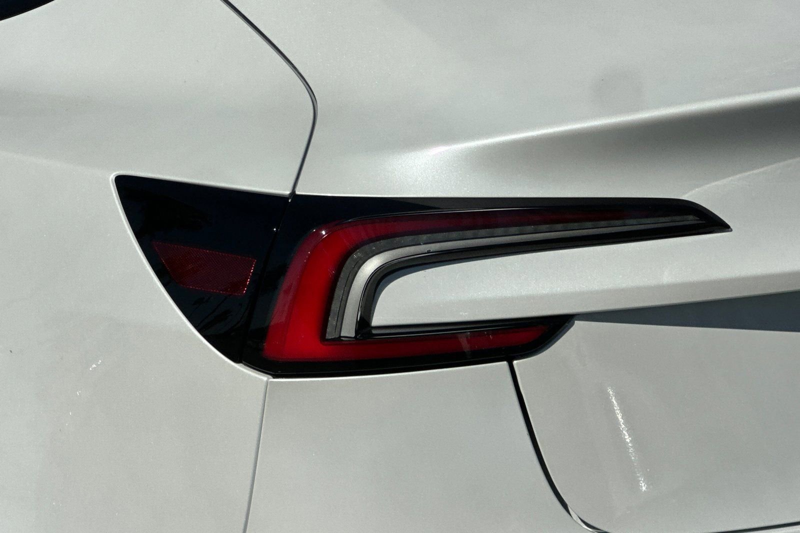 Used 2025 Tesla Model 3 Long Range image 15