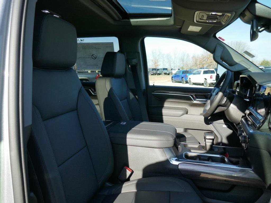 New 2026 Chevrolet Silverado 1500 LTZ w/ LTZ Premium Package image 9