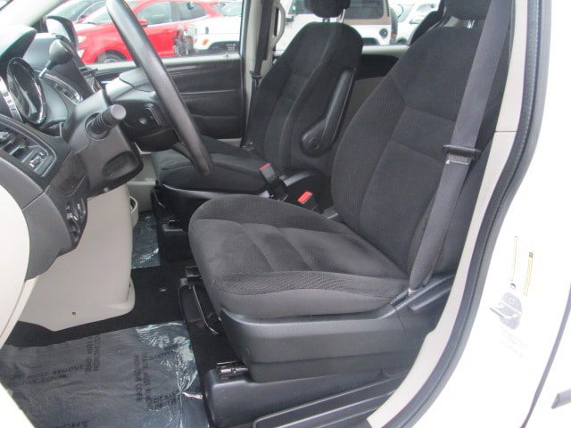 Used 2014 Dodge Grand Caravan American Value Package FWD image 10