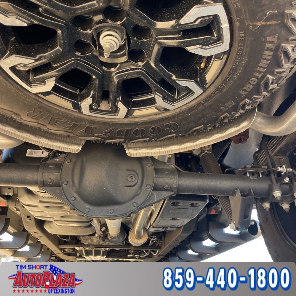 Used 2025 Chevrolet Silverado 1500 ZR2 w/ Technology Package image 14