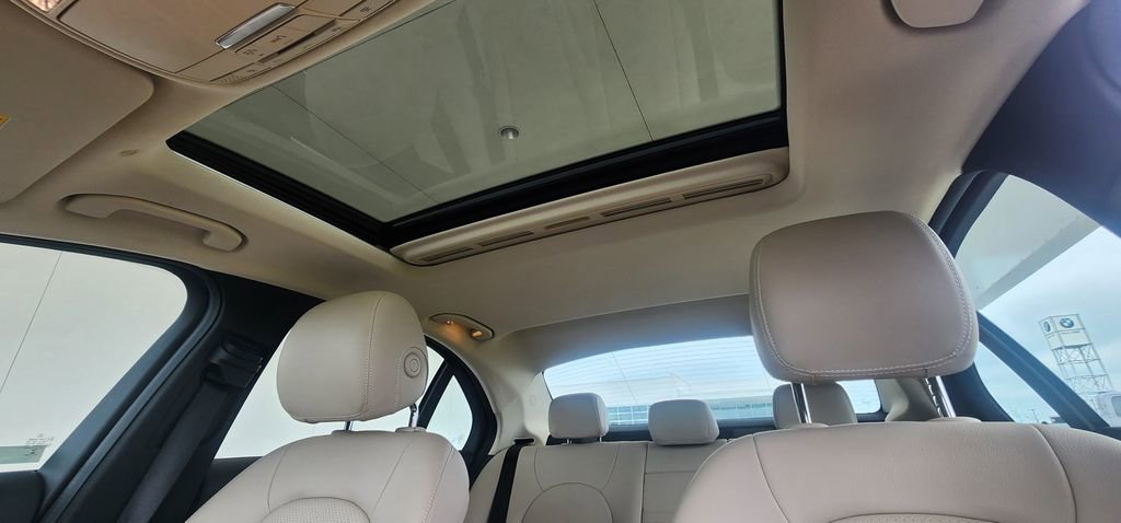 Used 2021 Mercedes-Benz C 300 Sedan image 21