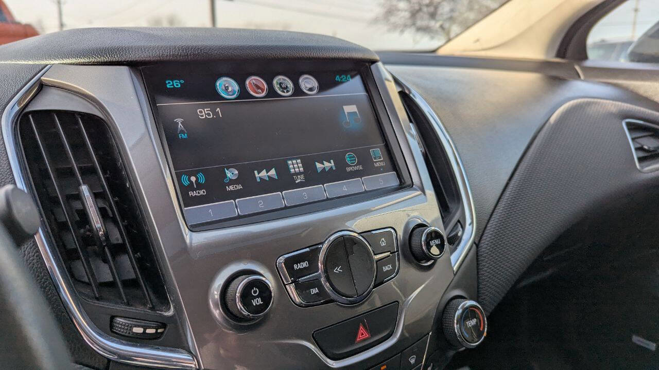 Used 2018 Chevrolet Cruze LT image 13