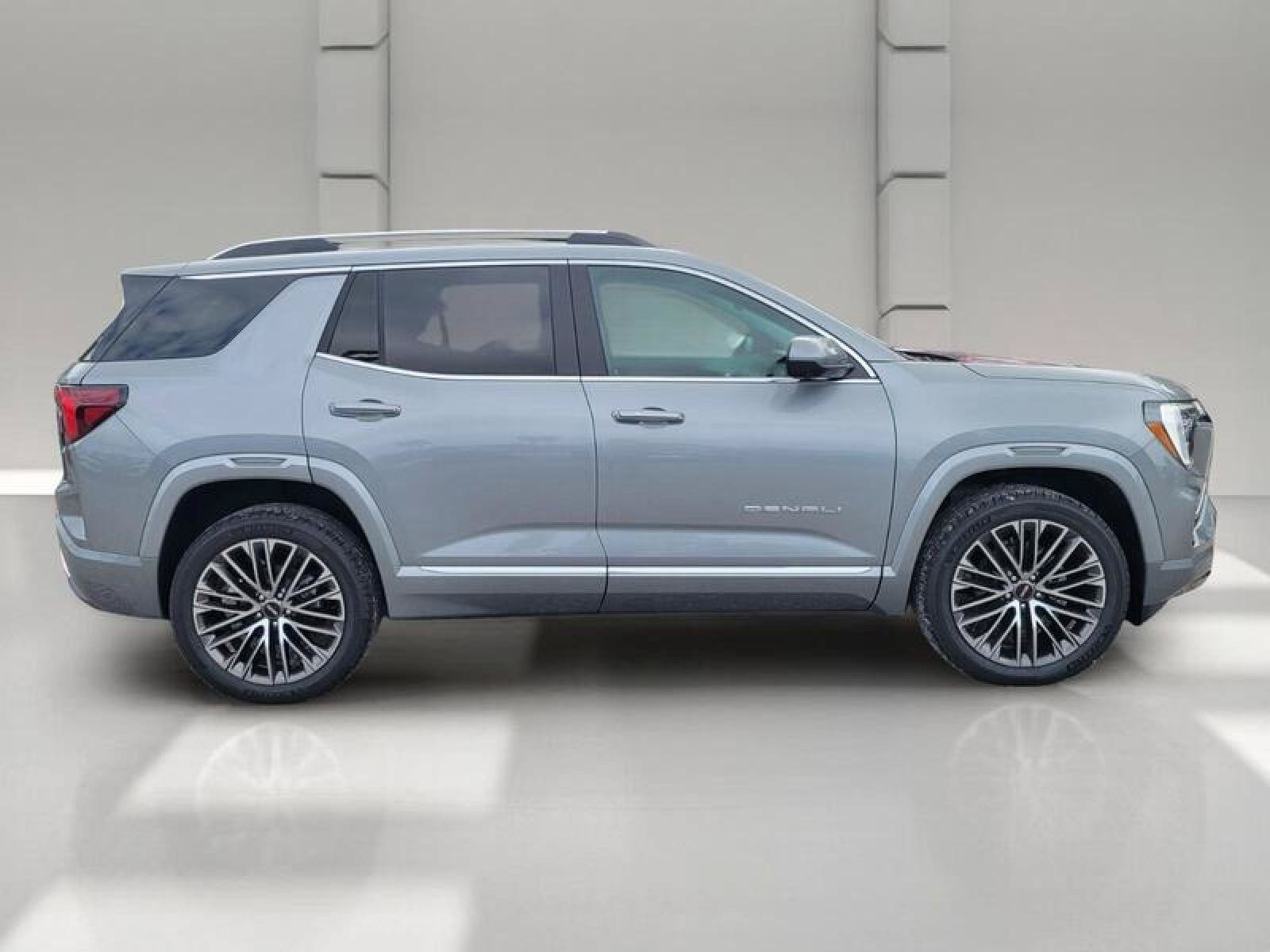 New 2026 GMC Terrain Denali w/ LPO, Floor Liner Package AWD/4WD image 4