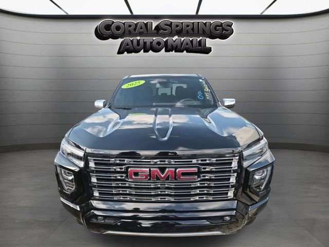 Used 2025 GMC Canyon Denali image 2