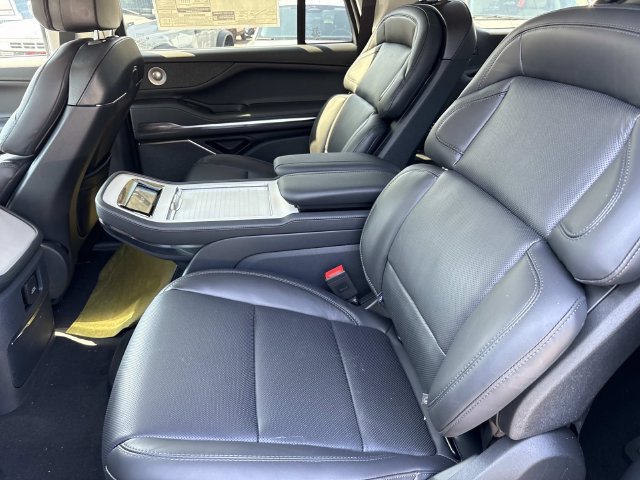 New 2027 Lincoln Navigator L Reserve AWD/4WD image 18