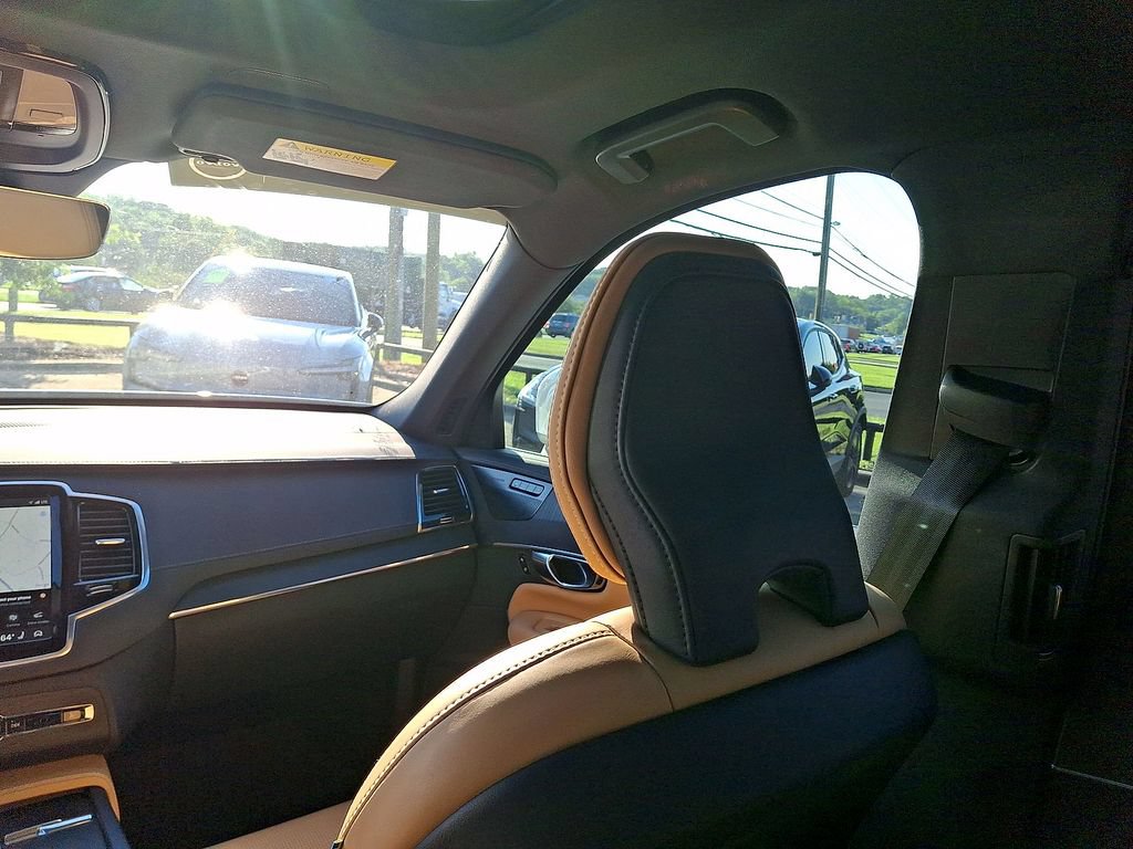 Certified 2025 Volvo XC90 T8 Ultra w/ Protection Package Premier AWD/4WD image 11