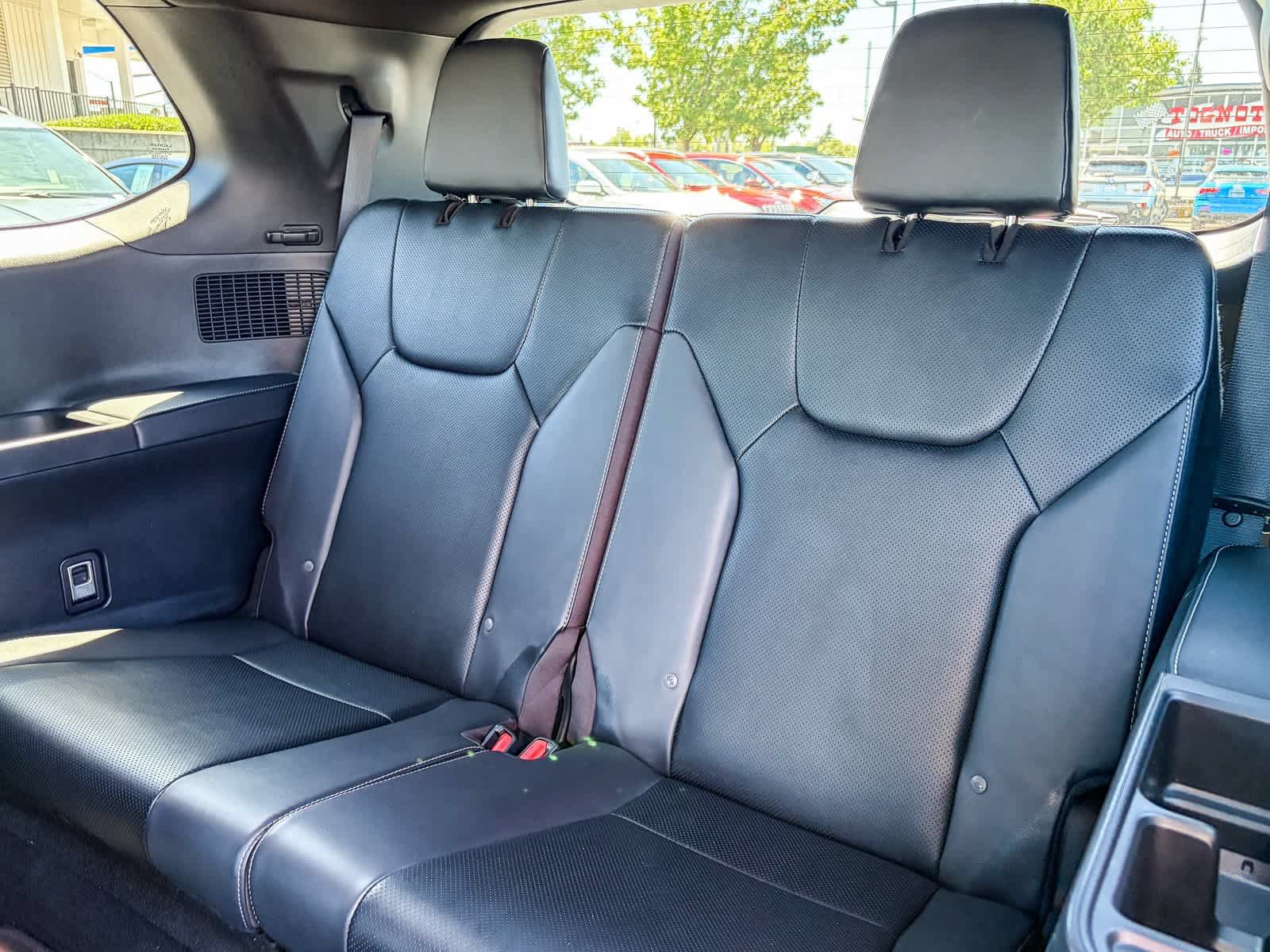 Used 2025 Lexus TX 500h AWD w/ Technology Package image 18