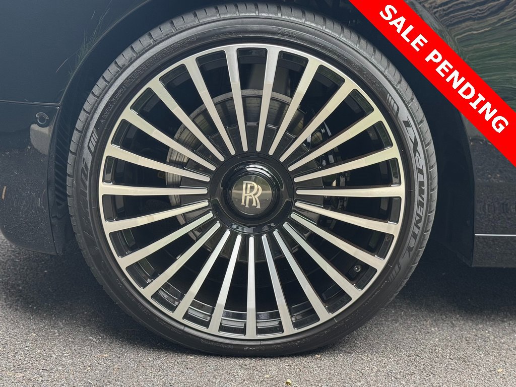 Used 2023 Rolls-Royce Phantom Sedan image 7