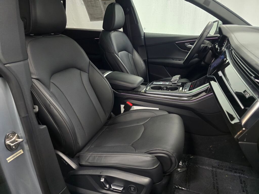 Used 2024 Audi Q8 Prestige w/ Prestige Package image 27