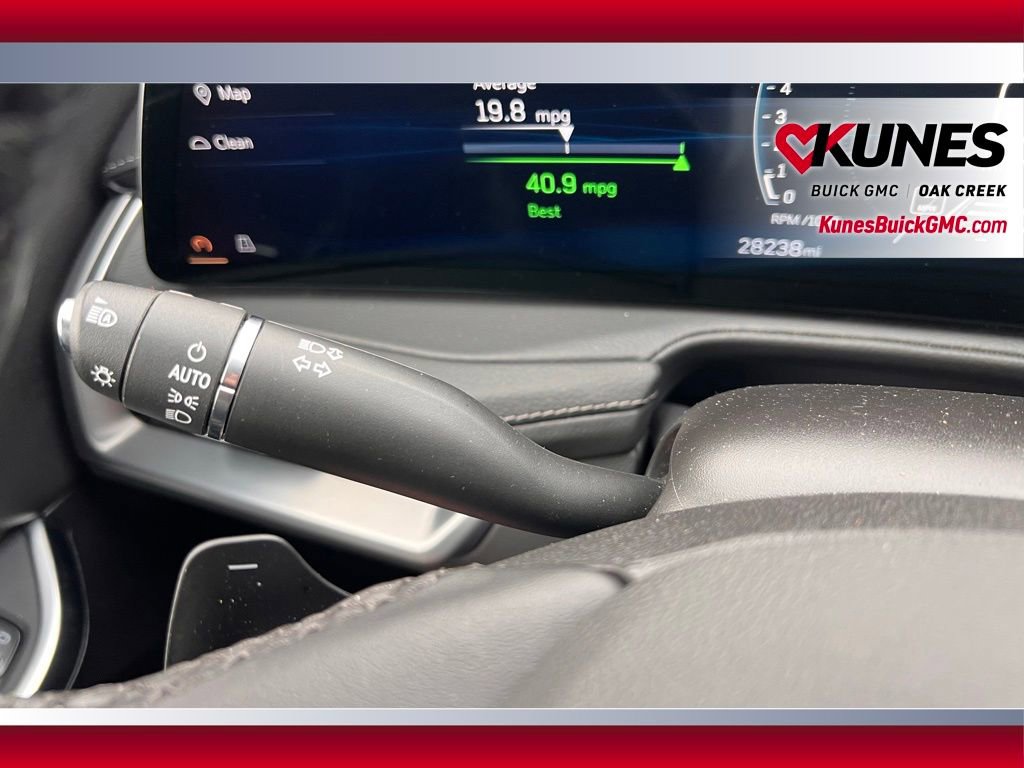 Used 2025 Cadillac XT4 Premium Luxury image 19