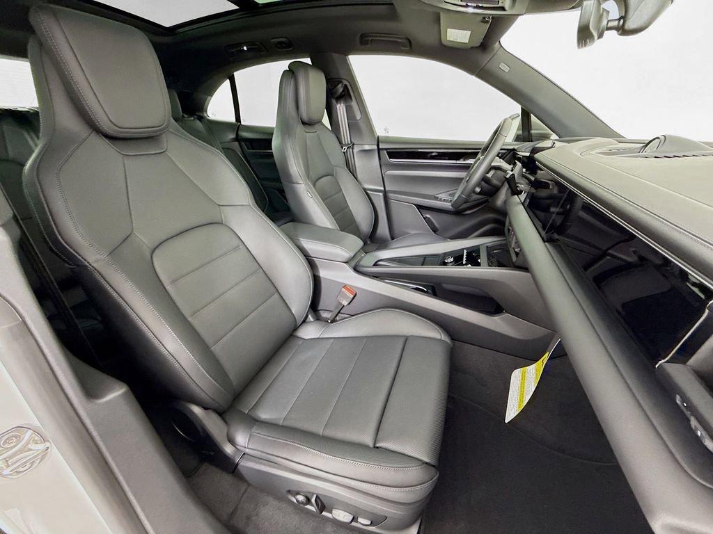 New 2026 Porsche Macan Electric image 31