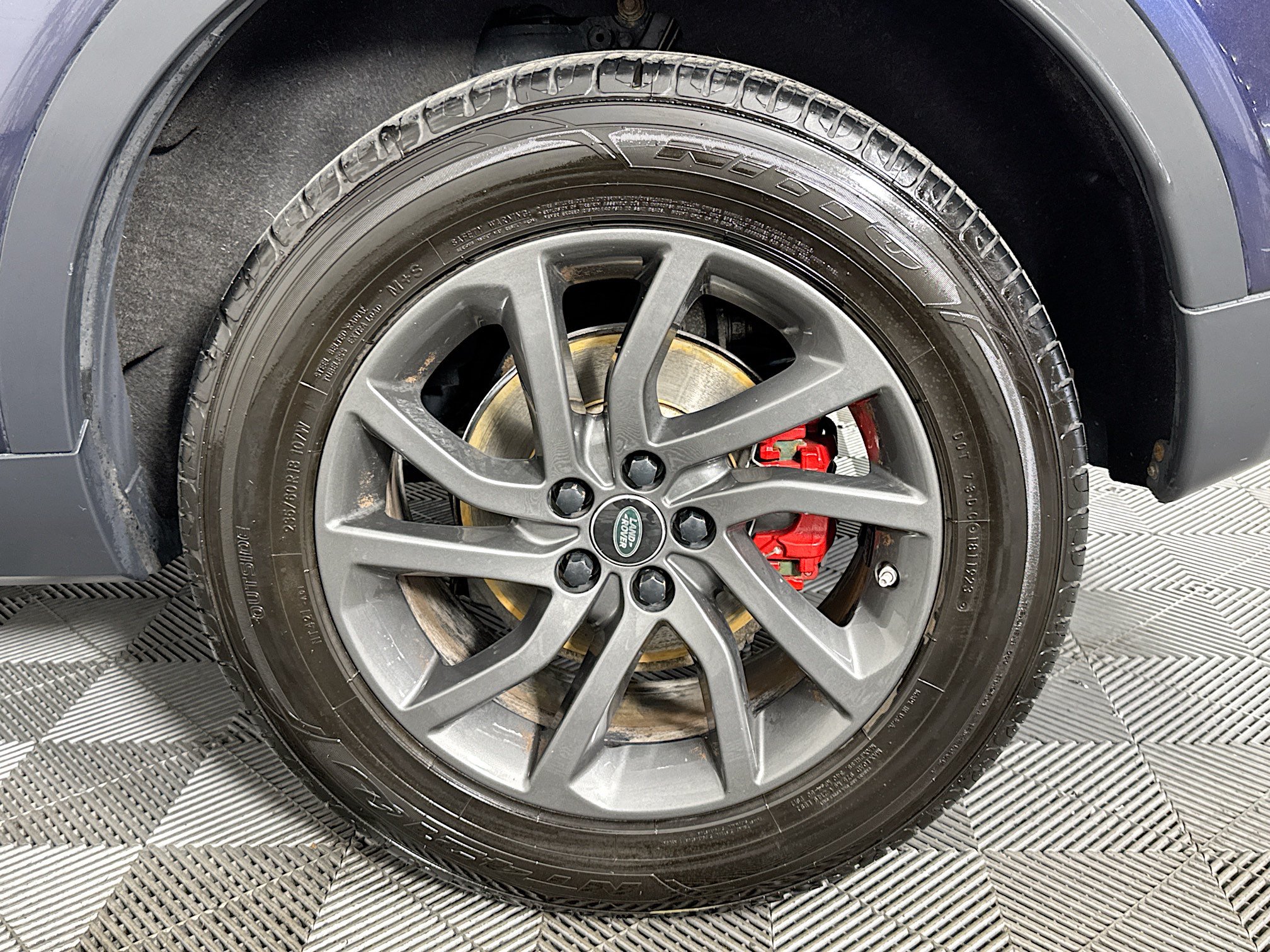 Used 2019 Land Rover Discovery Sport HSE AWD/4WD image 36