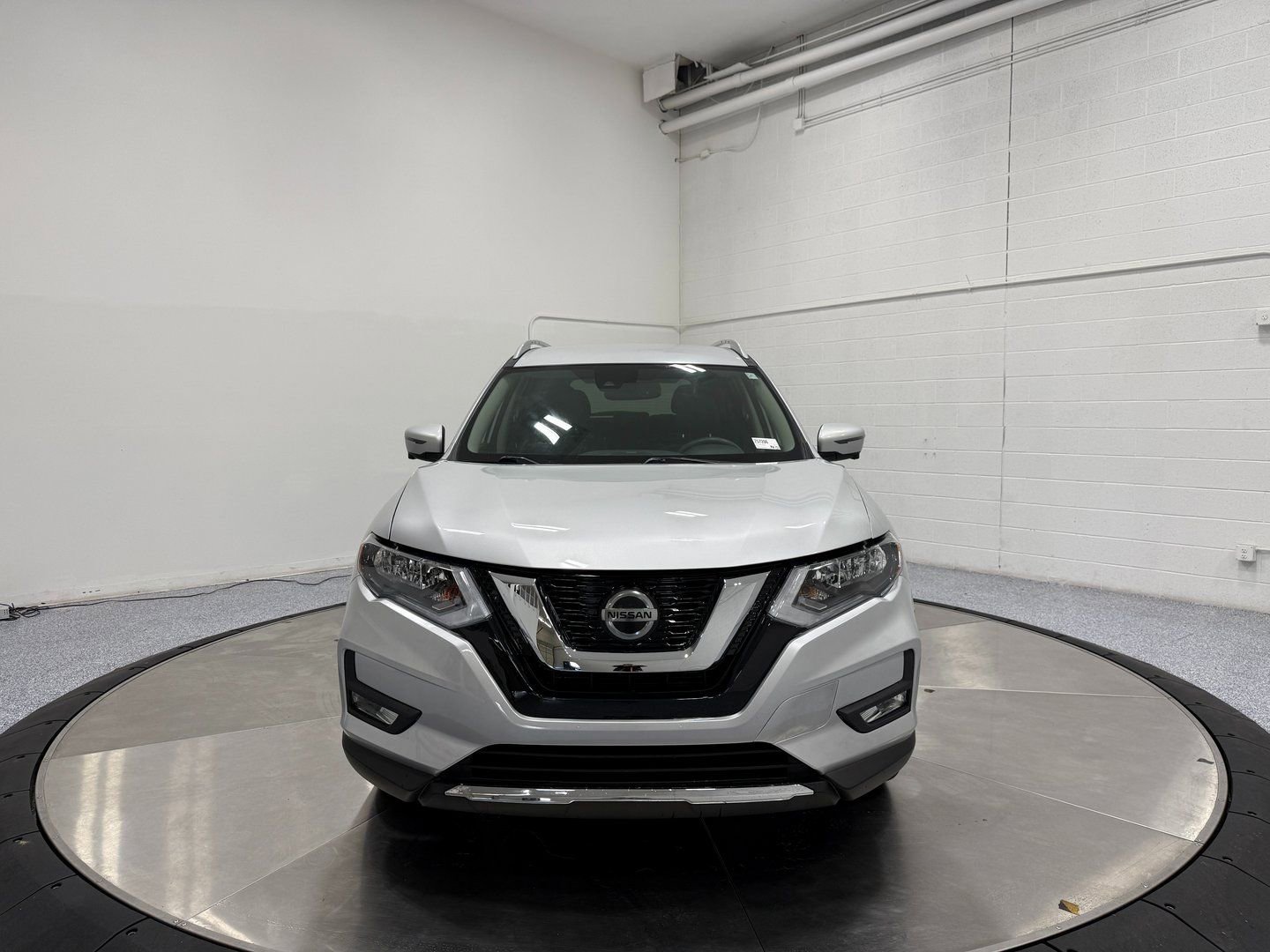 Used 2020 Nissan Rogue SL image 2