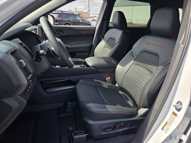 New 2026 Nissan Pathfinder Rock Creek w/ Rock Creek Premium Package AWD/4WD image 5