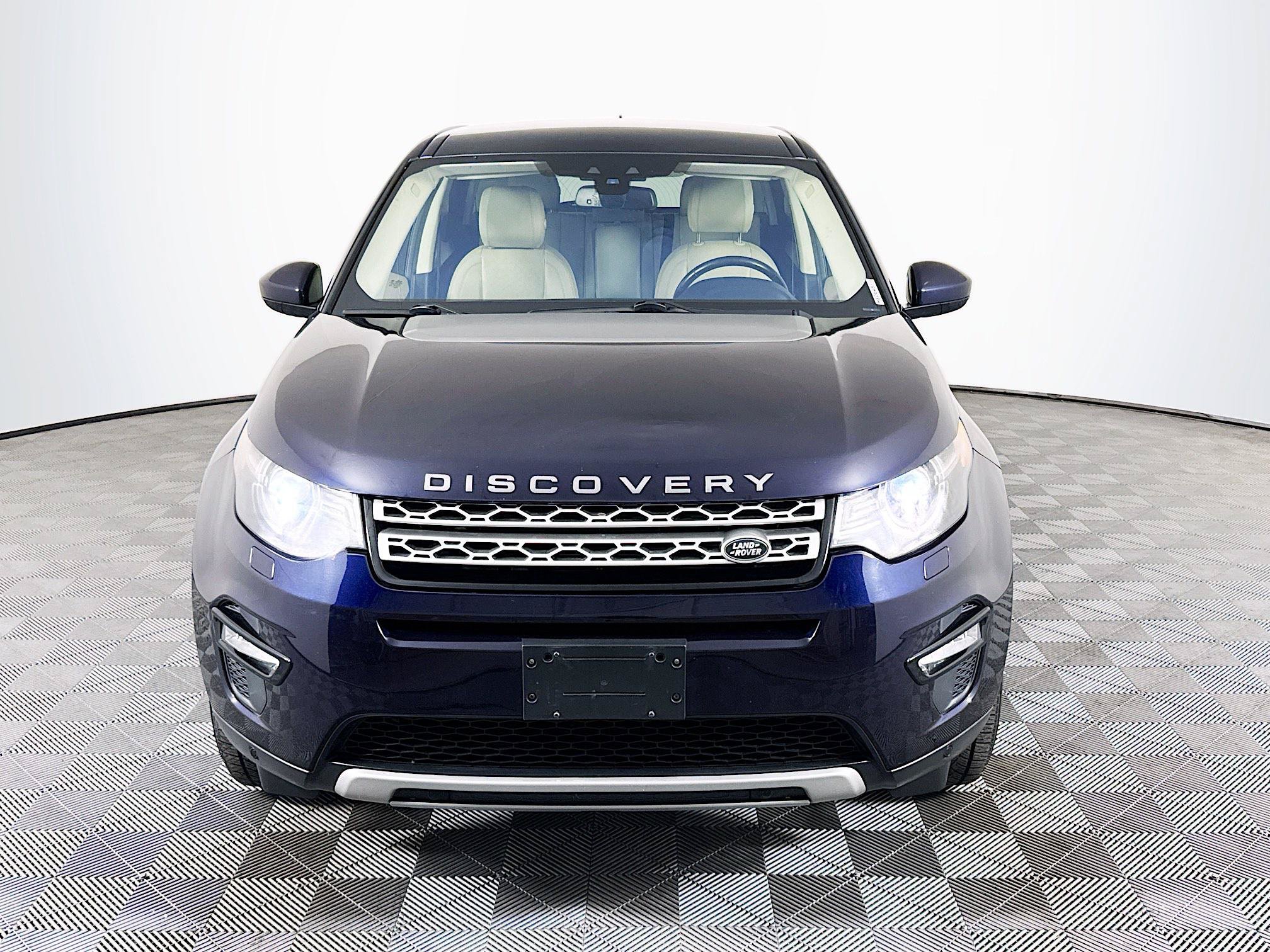 Used 2019 Land Rover Discovery Sport HSE AWD/4WD image 2