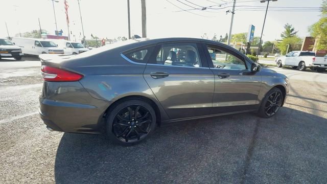 Used 2020 Ford Fusion SE w/ Equipment Group 151A FWD image 8