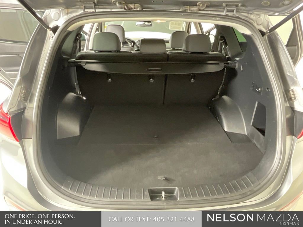 Used 2020 Hyundai Santa Fe SE image 13