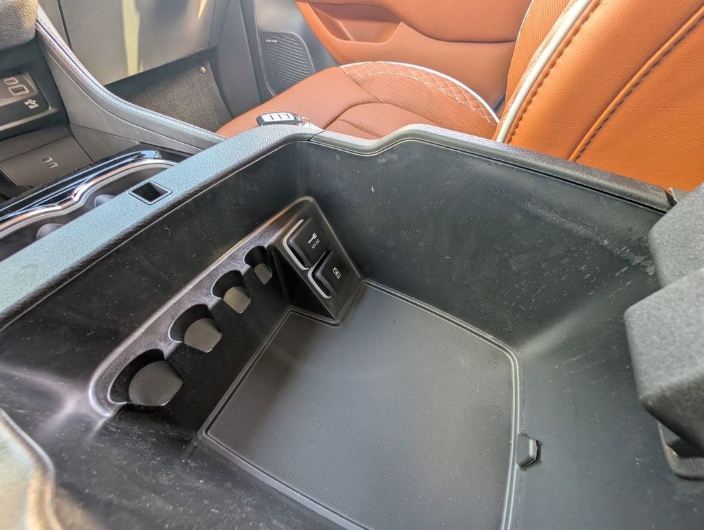 New 2026 Chrysler Pacifica Pinnacle w/ Trailer Tow Group image 35