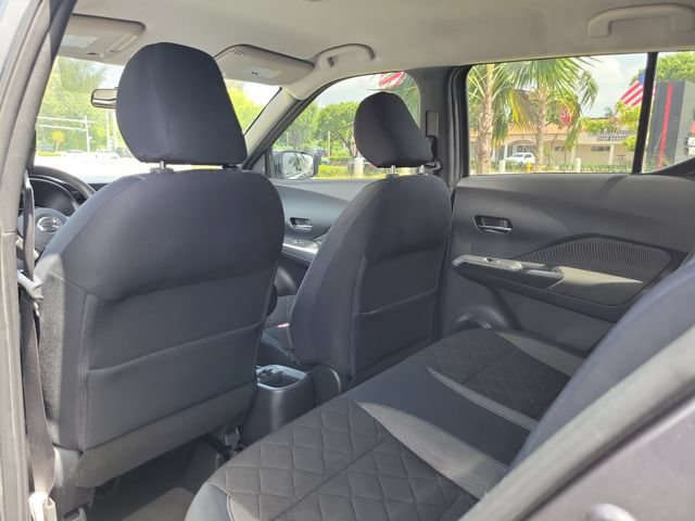 Used 2018 Nissan Kicks SV FWD image 28