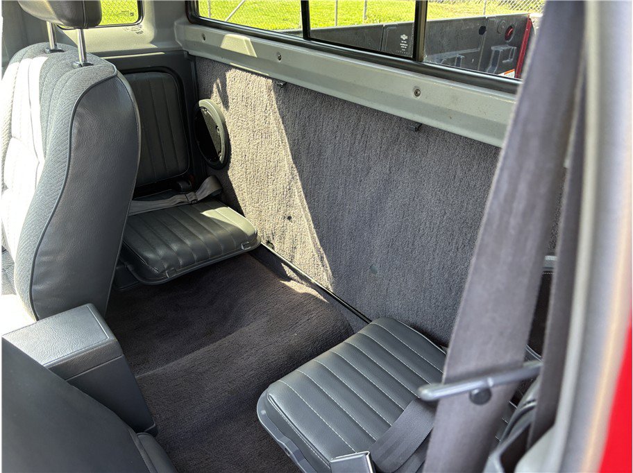 Used 1995 Nissan Pickup XE AWD/4WD image 11