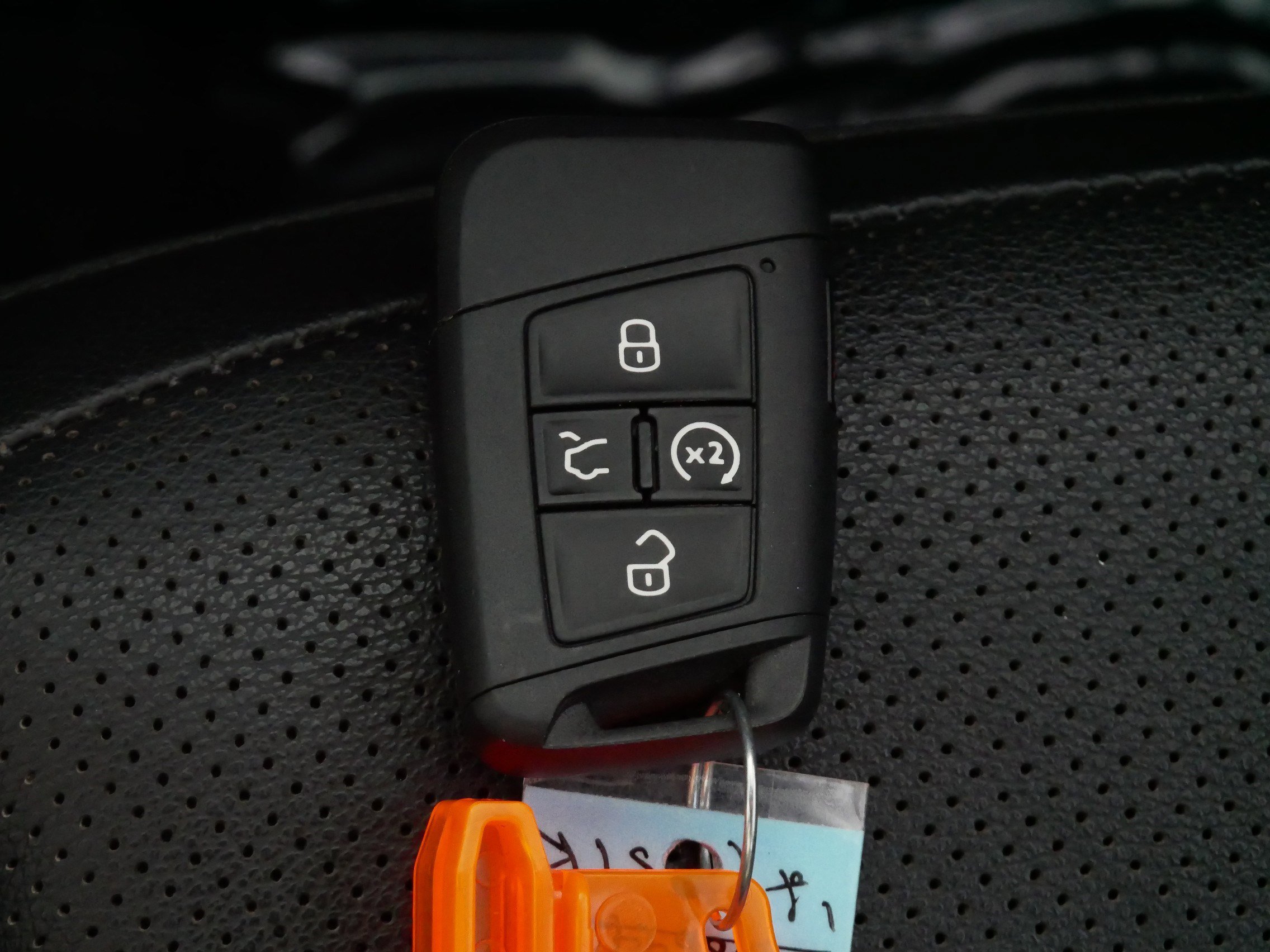 Used 2022 Volkswagen Tiguan SEL R-Line image 32