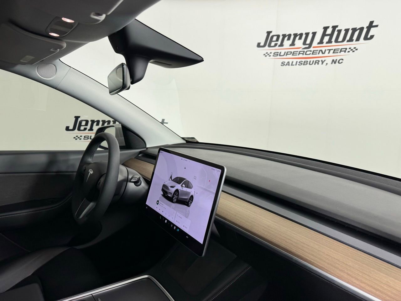 Used 2022 Tesla Model Y Long Range image 28