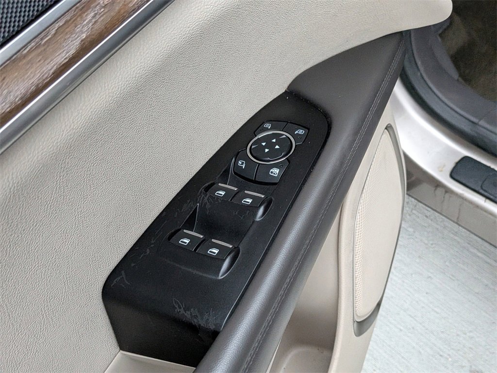 Used 2019 Lincoln Nautilus Select image 11