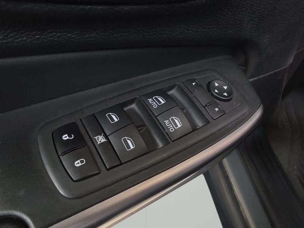 Used 2022 Jeep Cherokee Limited w/ Elite Package AWD/4WD image 10
