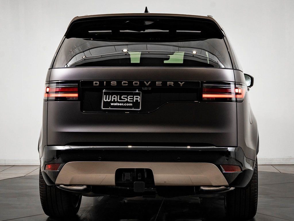 New 2026 Land Rover Discovery Limited Edition image 10