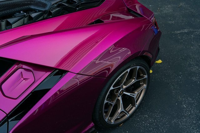 Used 2025 Lamborghini Revuelto image 37