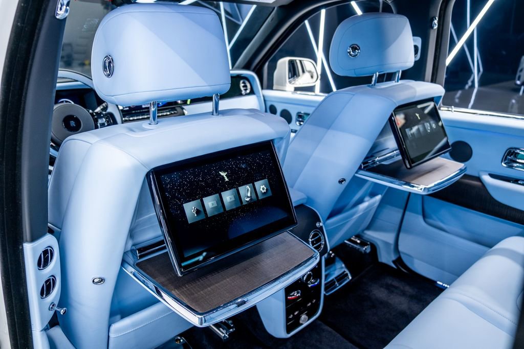 Used 2025 Rolls-Royce Cullinan image 33