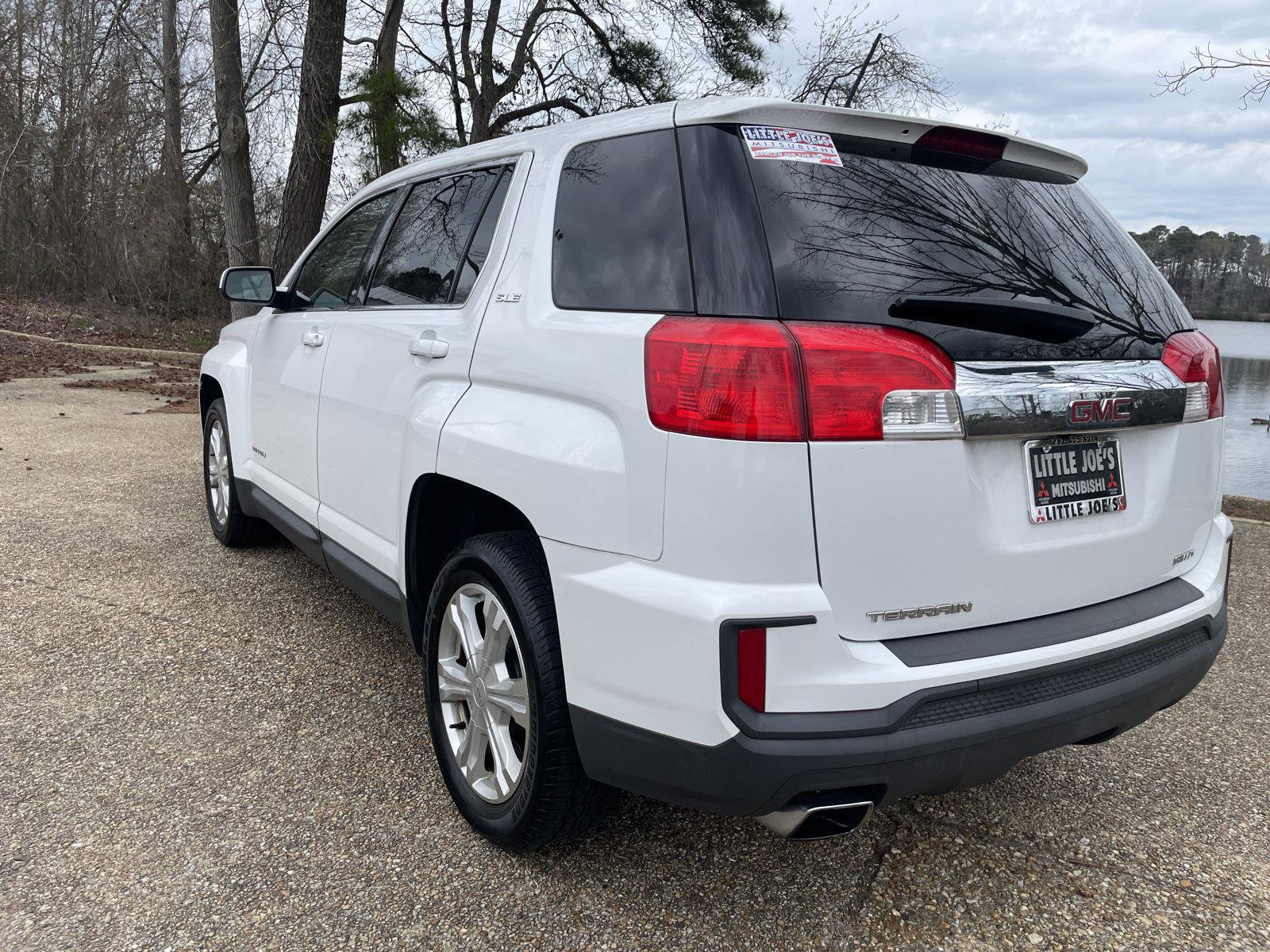 Used 2017 GMC Terrain SLE image 11