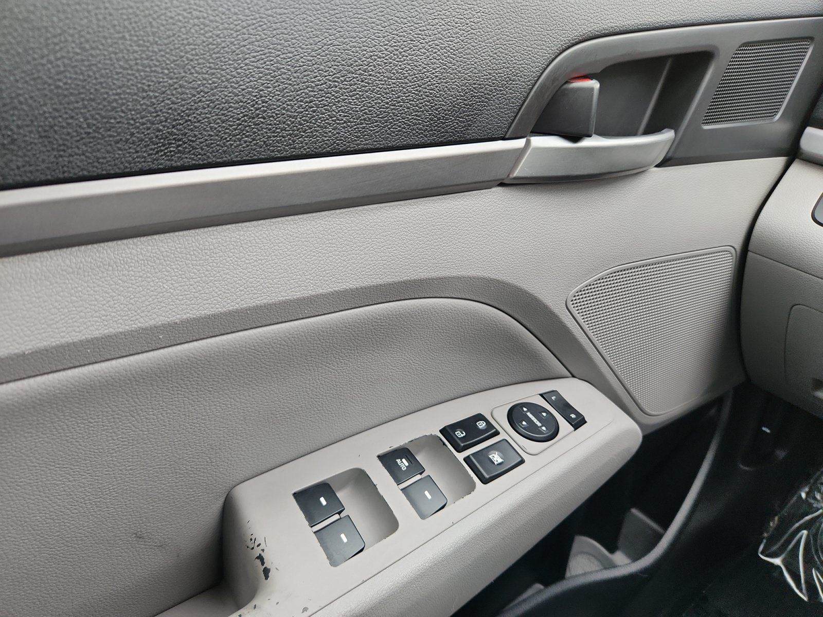 Used 2017 Hyundai Elantra Sedan FWD image 13