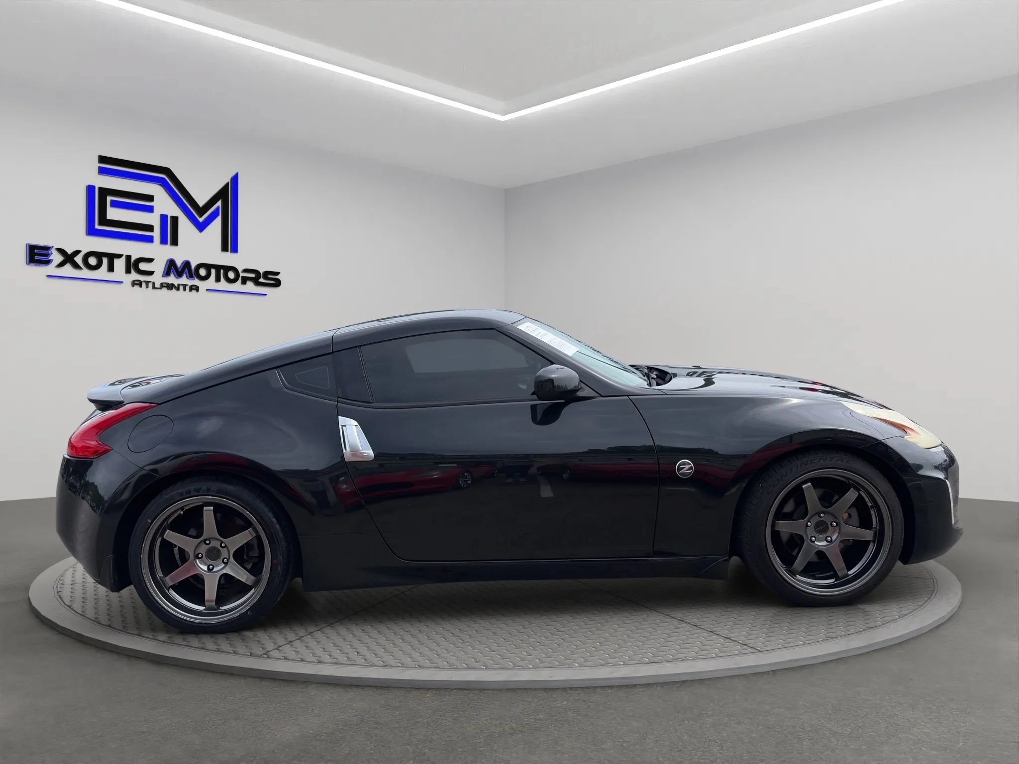 Used 2017 Nissan 370Z Coupe RWD image 6