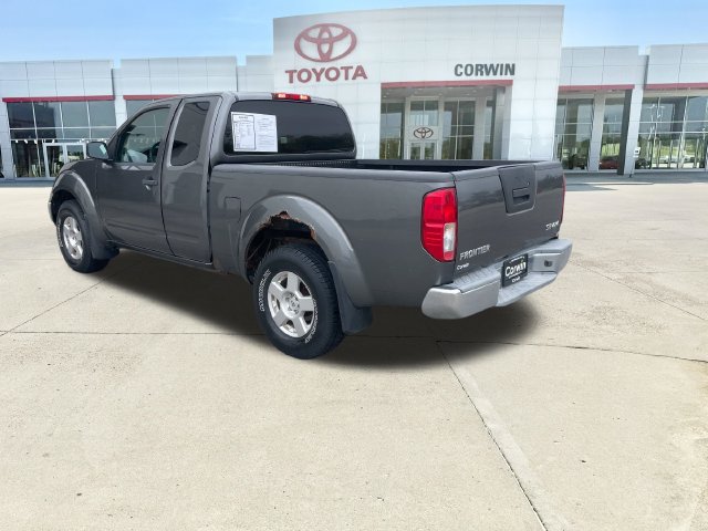 Used 2007 Nissan Frontier SE w/ SE Value Truck Pkg AWD/4WD image 3